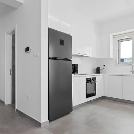 Pissides Iii Apartment *